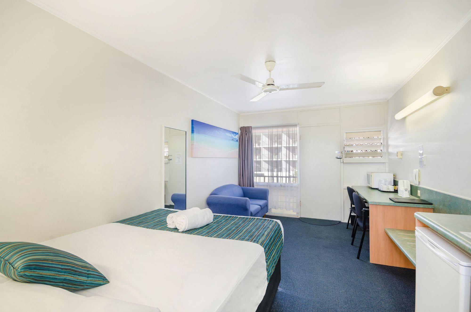 Beach House Motel Townsville Extérieur photo